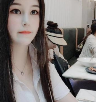 南昌红谷中大道地铁口附近体验一级美女混血儿戴维娜